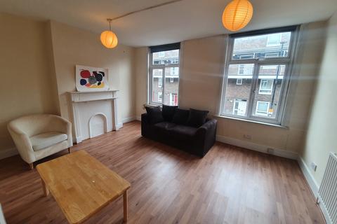 3 bedroom maisonette to rent, Hornsey Road, London N19