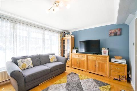 3 bedroom apartment for sale, Selborne Avenue, Manor Park, E12