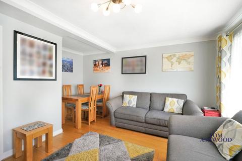 3 bedroom apartment for sale, Selborne Avenue, Manor Park, E12