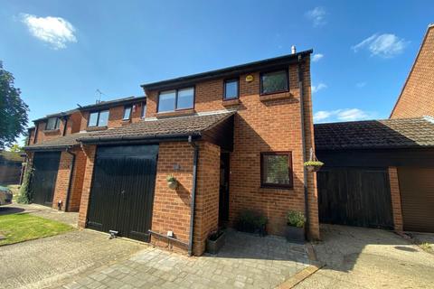 3 bedroom end of terrace house for sale, Rowland Close, Wallingford