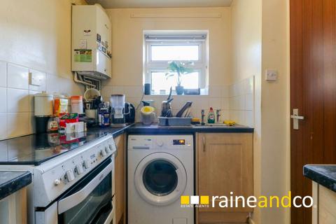 Studio for sale, Redhall Close, Hatfield