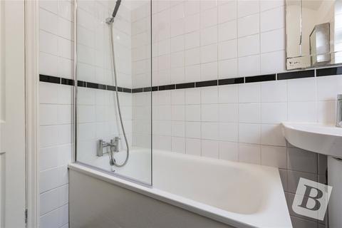 56 Dagenham Road, Romford, RM7 0BX