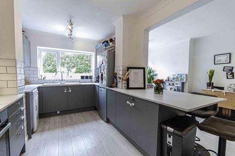 37 Ashfield Crescent, Springhead, Oldham, OL4 4NX