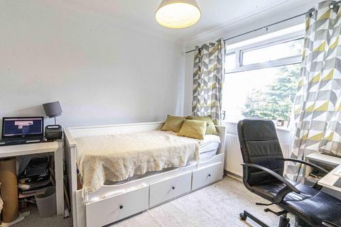 37 Ashfield Crescent, Springhead, Oldham, OL4 4NX