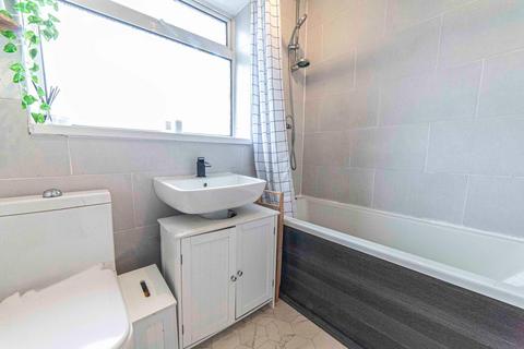 37 Ashfield Crescent, Springhead, Oldham, OL4 4NX