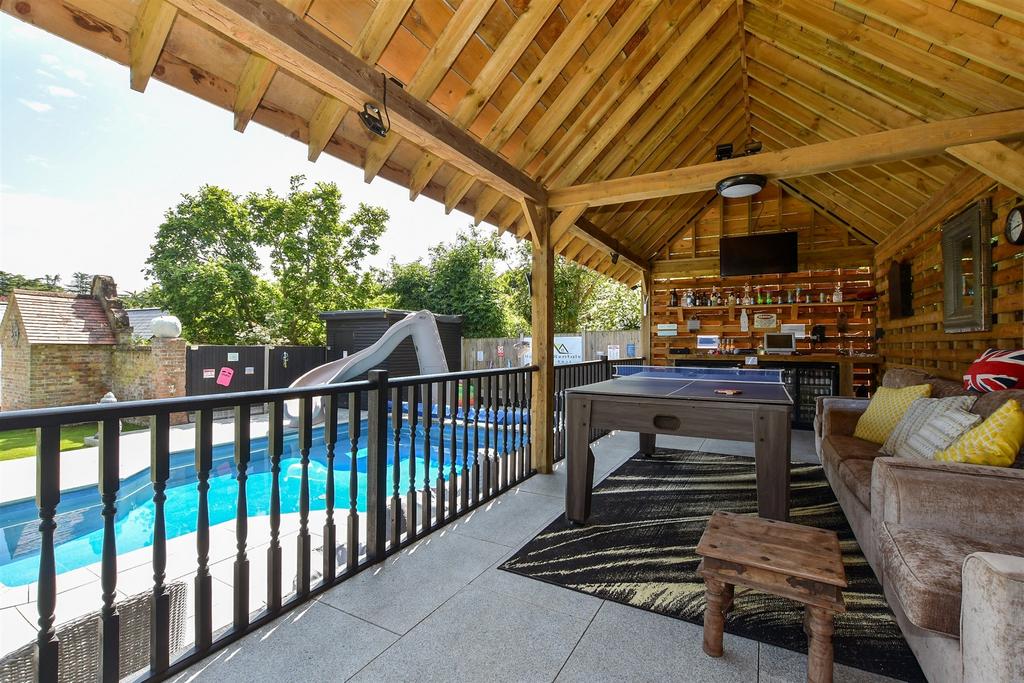 Bar/ Entertainment Area