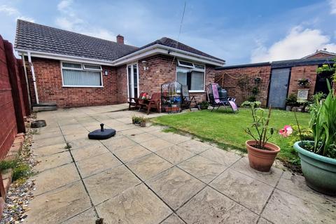 2 bedroom bungalow for sale, Broadhurst Gardens, Burnham-On-Sea, Somerset, TA8