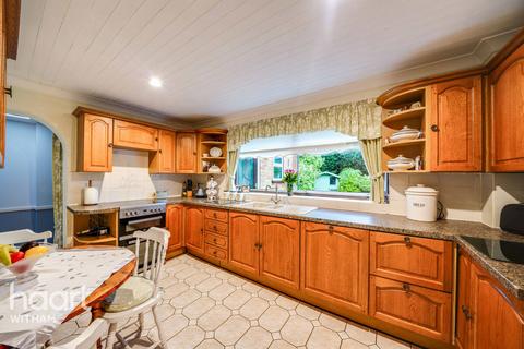 5 Brook Close, Great Totham, Maldon, CM9 8PE
