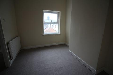 3 bedroom terraced house to rent, Nile street, Stoke-on-Trent ST6 2BH