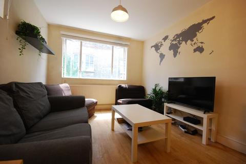 1 bedroom flat to rent, Vauxhall Grove, London, SW8