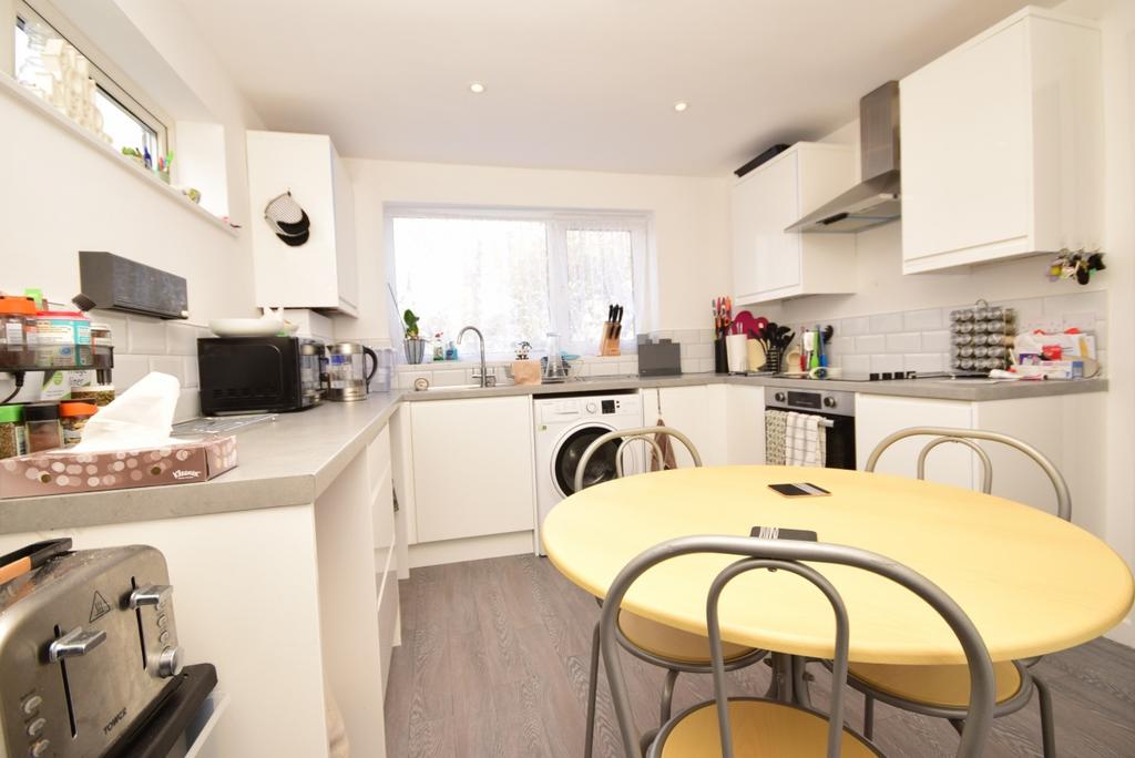 Windermere Avenue Ramsgate CT11 3 bed semidetached house to rent £