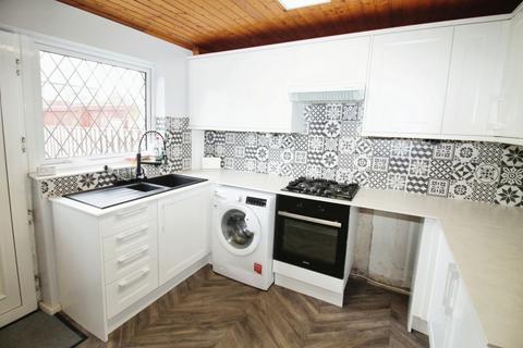 3 bedroom terraced house to rent, Holdforth Place, Armley, Leeds, LS12