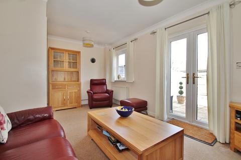 6 Pine Rise, Witney, OX28 1EY