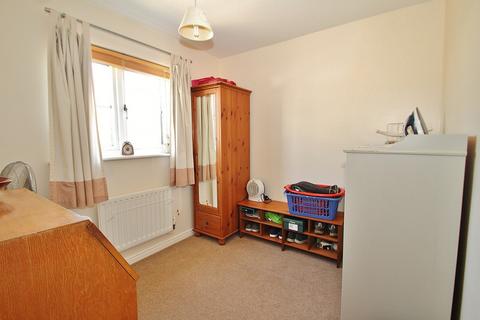 6 Pine Rise, Witney, OX28 1EY