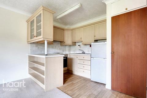 1 bedroom flat for sale, Rayleigh Road, Leigh-On-Sea