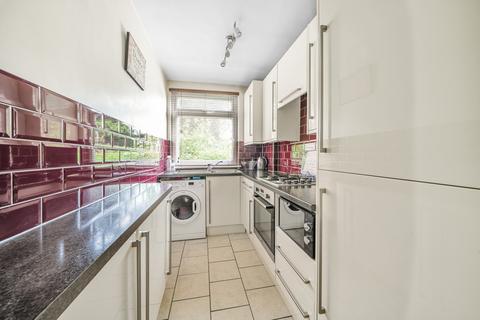2 bedroom flat to rent, Hardy Road London SE3