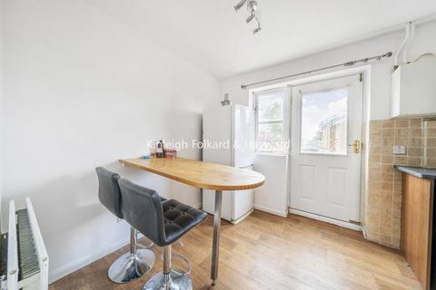 18p Goudhurst Road, Bromley, BR1 4QB
