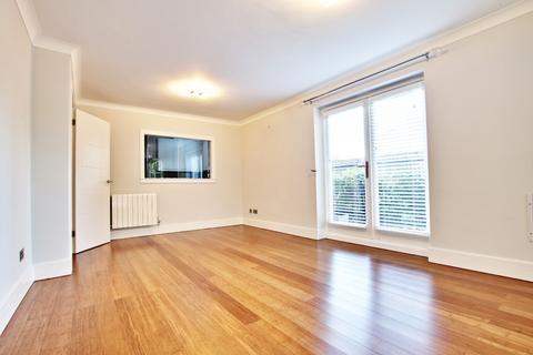 2 bedroom apartment to rent, Pump House Close, Bromley BR2