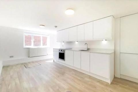 Studio to rent, Finchley Road, Temple Fortune, NW11