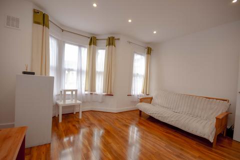 1 bedroom flat to rent, 10B Gosterwood Street, Deptford London SE8 5NX