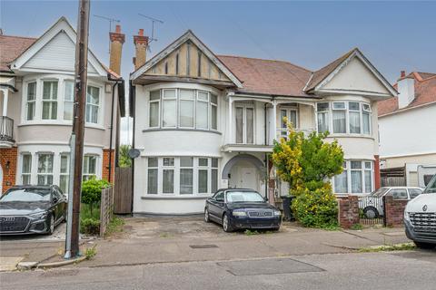 2 bedroom apartment for sale, Shaftesbury Avenue, Thorpe Bay, Essex, SS1