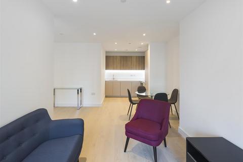 Studio to rent, The Avenue, London