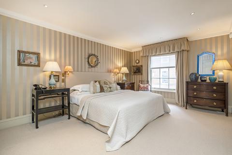 24 Farm Street, London, W1J 5RQ