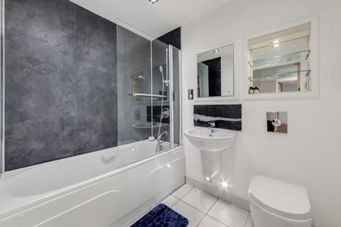 2 bedroom flat to rent, Millharbour, London