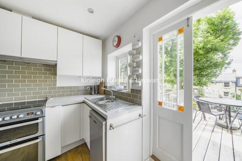 3 bedroom apartment to rent, Uplands Road London N8