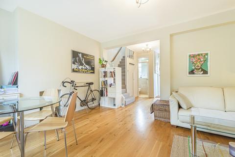 3 bedroom flat to rent, Charlbert Street St Johns Wood NW8