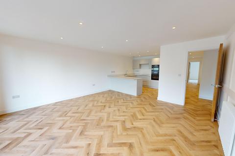3 bedroom flat to rent, Goldstone Crescent, Hove, BN3