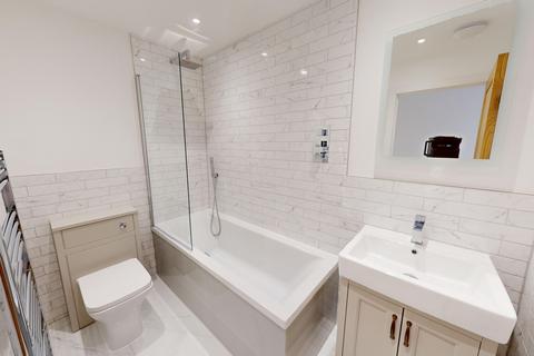 3 bedroom flat to rent, Goldstone Crescent, Hove, BN3