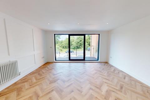 3 bedroom flat to rent, Goldstone Crescent, Hove, BN3