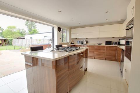 3 bedroom chalet for sale, Whitehayes Road, Burton, Christchurch, BH23