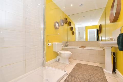 63 The Street, Fetcham, Leatherhead, KT22 9RB