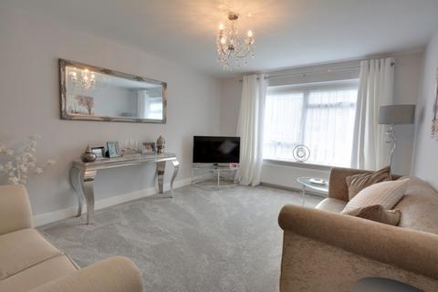 2 bedroom flat for sale, Skipton Way, Horley, RH6