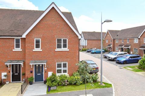 3 bedroom semi-detached house for sale, Arun Valley Way, Faygate, West Sussex