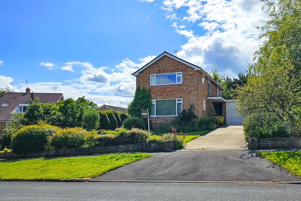 Fulwith Drive, Harrogate, HG2 4 bed detached house for sale £795,000