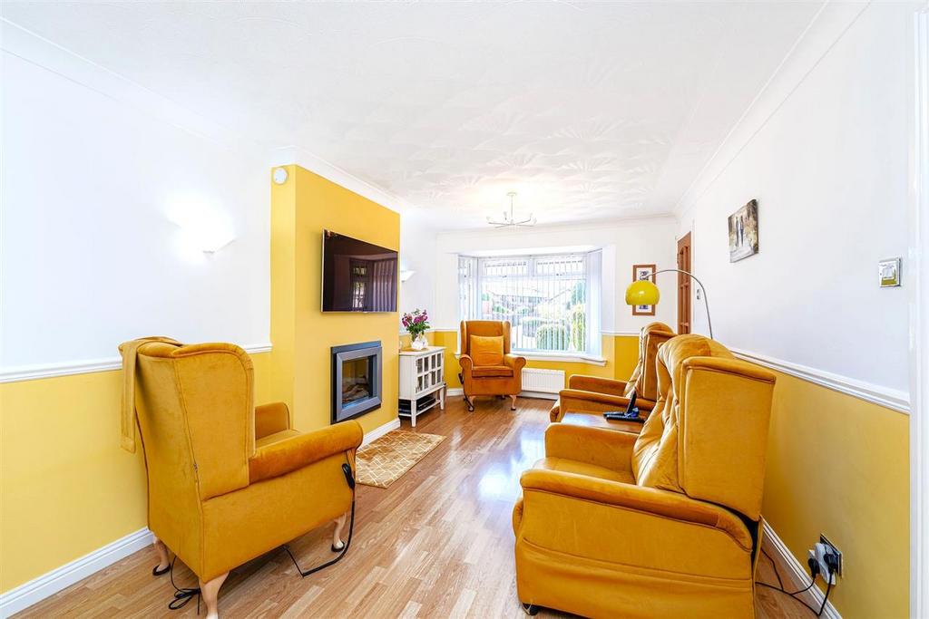 Glenalmond, Whitburn, Whitburn 2 bed bungalow for sale £175,000