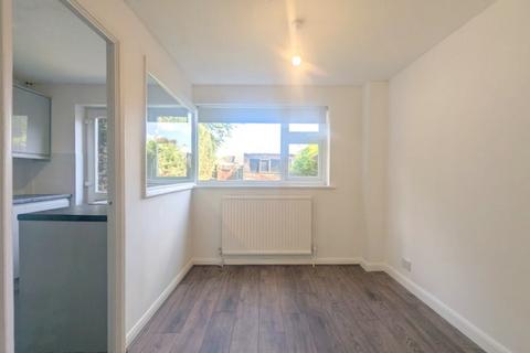 92 Rectory Grove, Hampton, TW12 1EE