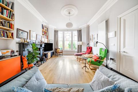 28 Albany Road, London, N4 4RL