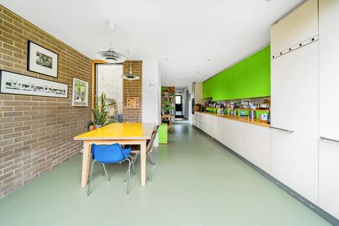 28 Albany Road, London, N4 4RL