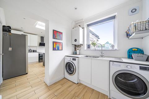 127 Bourne Vale, Bromley, BR2 7NY