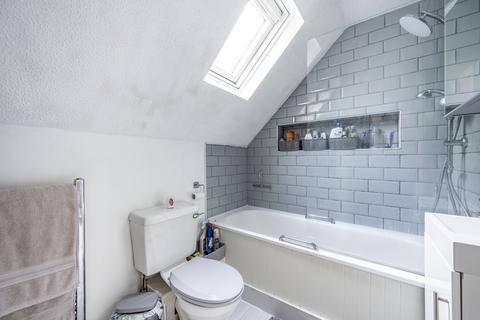 27 Hill View, Whyteleafe, CR3 0HE