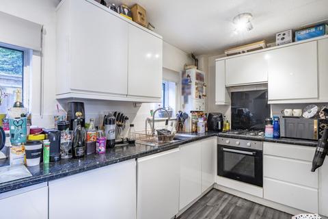 27 Hill View, Whyteleafe, CR3 0HE