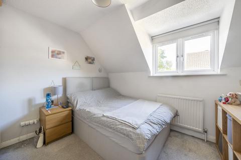 27 Hill View, Whyteleafe, CR3 0HE