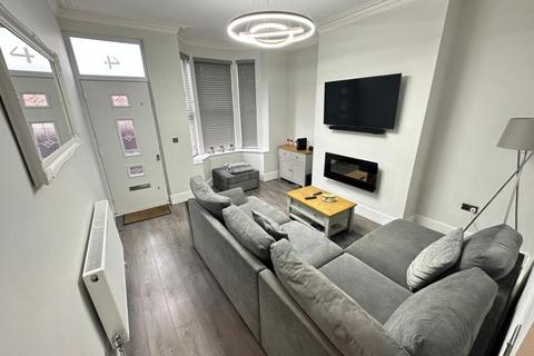 6 bedroom house share to rent, St. Lukes Crescent, Leeds, LS11 8LA