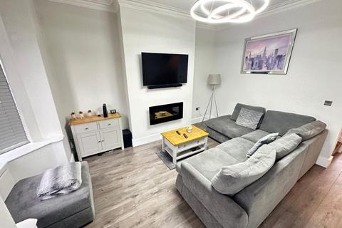6 bedroom house share to rent, St. Lukes Crescent, Leeds, LS11 8LA