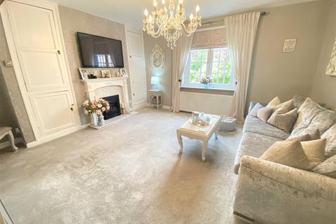 40 Dogford Road, Royton, Oldham, OL2 6UA