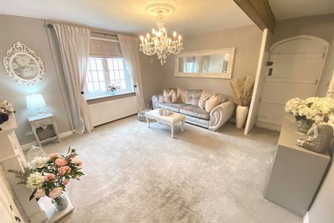 40 Dogford Road, Royton, Oldham, OL2 6UA